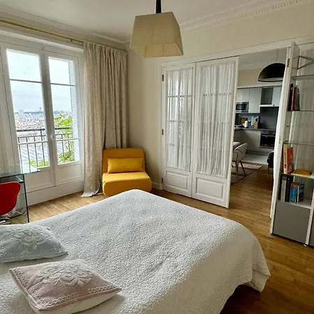 Apartment Amazing View In Montmartre, 2 Min From Sacre-coeur